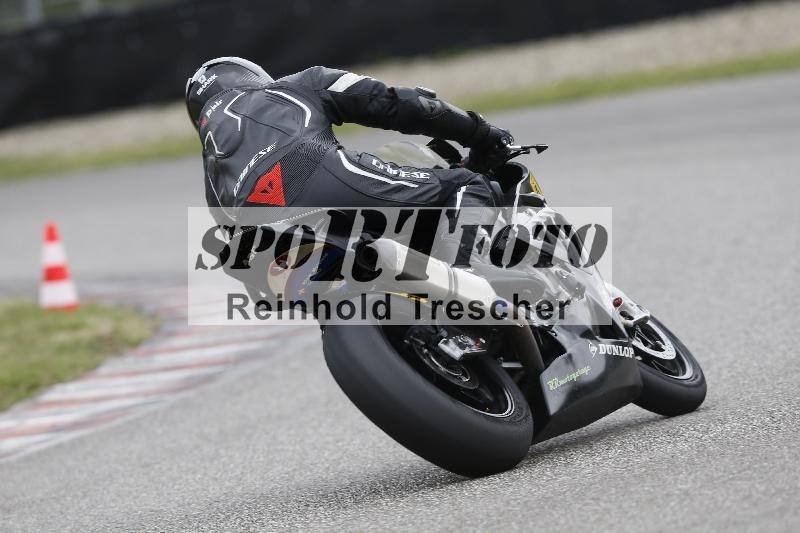 /Archiv-2025/06 18.04.2025 Speer Racing ADR/Gruppe gelb/backside